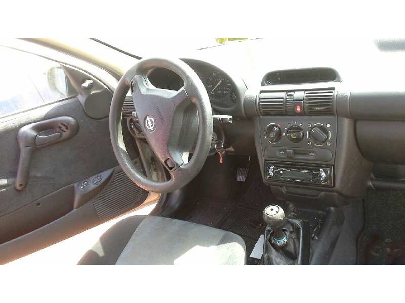opel corsa b del año 1999