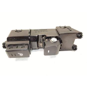 MANDO ELEVALUNAS TRASERO DERECHO 93580D3121 