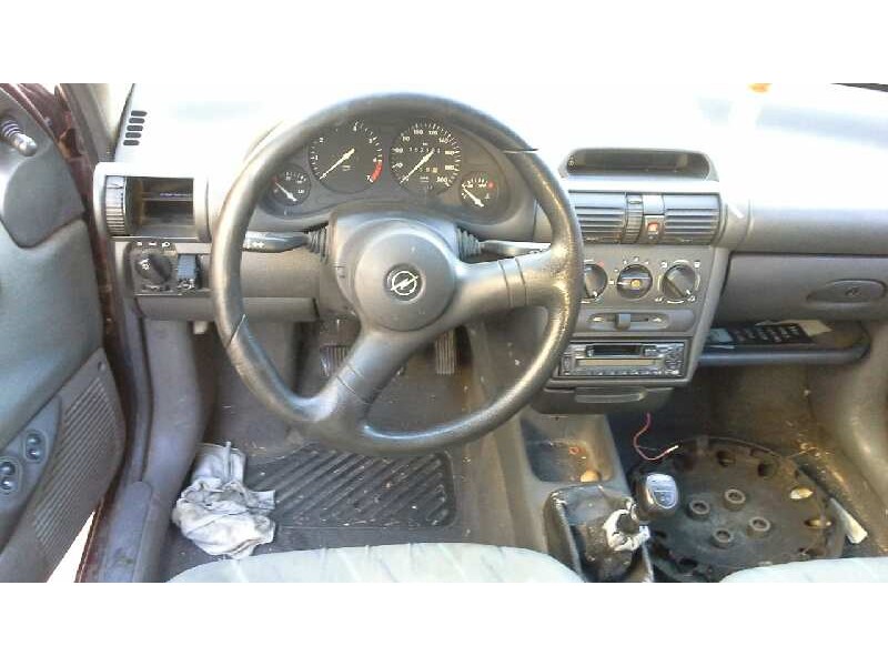 opel corsa b del año 1993