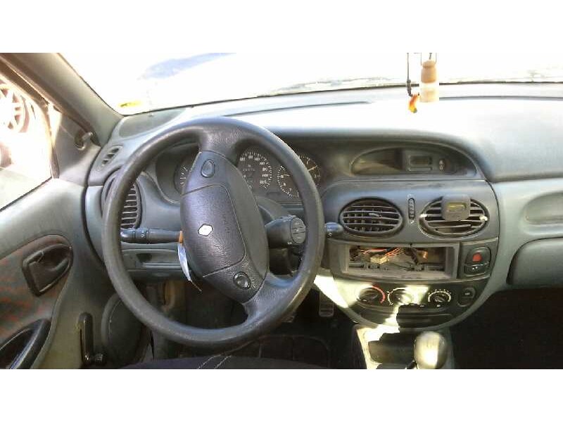 renault megane i berlina hatchback (ba0) del año 1996
