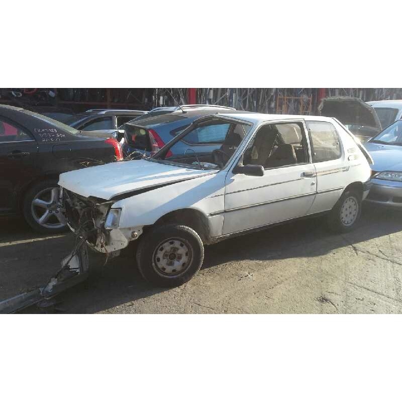 peugeot 205 berlina del año 1989