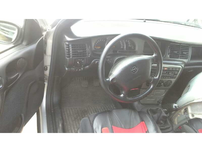 opel vectra b berlina del año 1998