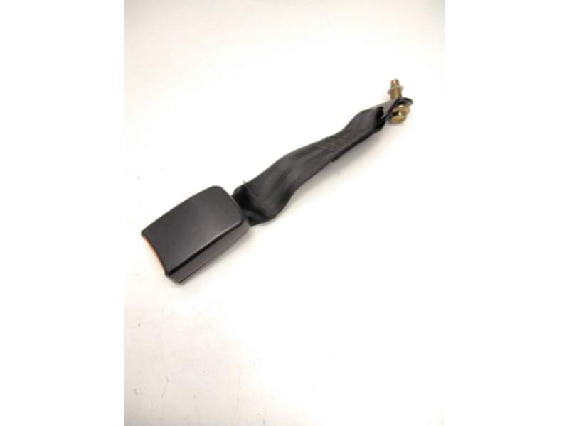 Recambio de enganche cinturon trasero izquierdo para nissan terrano ii (r20) 2.7 td 4wd referencia OEM IAM 888420F010  