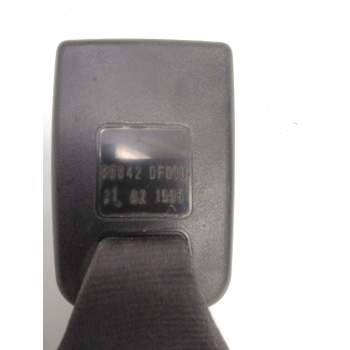 Recambio de enganche cinturon trasero izquierdo para nissan terrano ii (r20) 2.7 td 4wd referencia OEM IAM 888420F010  