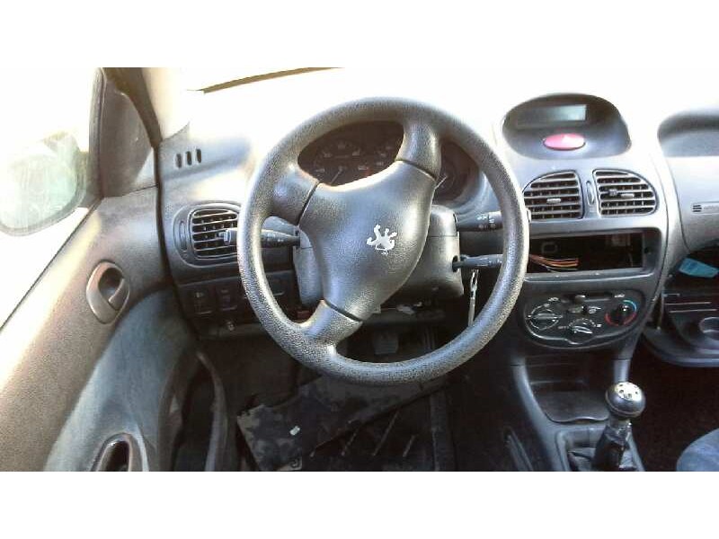 peugeot 206 berlina del año 1999