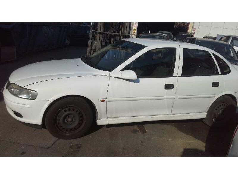 opel vectra b berlina del año 1999