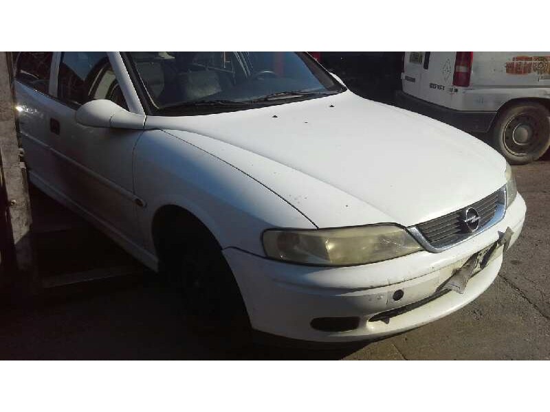 opel vectra b berlina del año 1999
