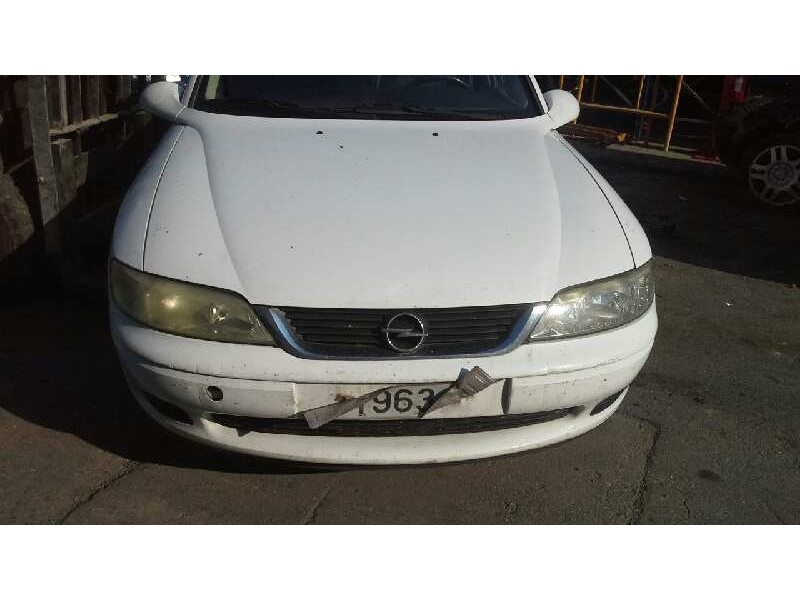 opel vectra b berlina del año 1999