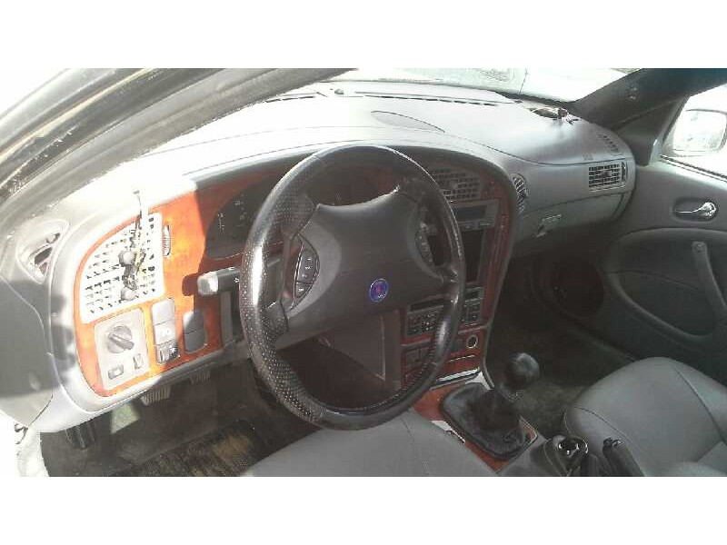 saab 9-5 sedán del año 2000