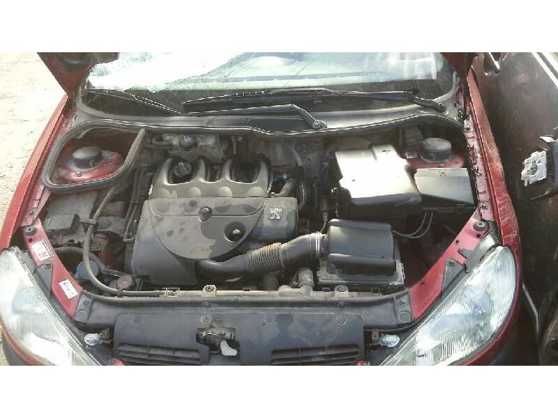 peugeot 206 berlina del año 2000