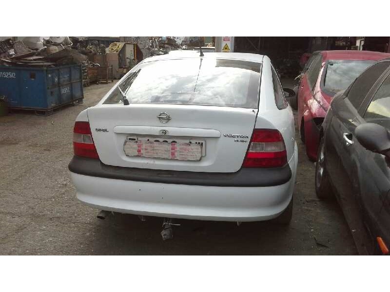 opel vectra b berlina del año 1997