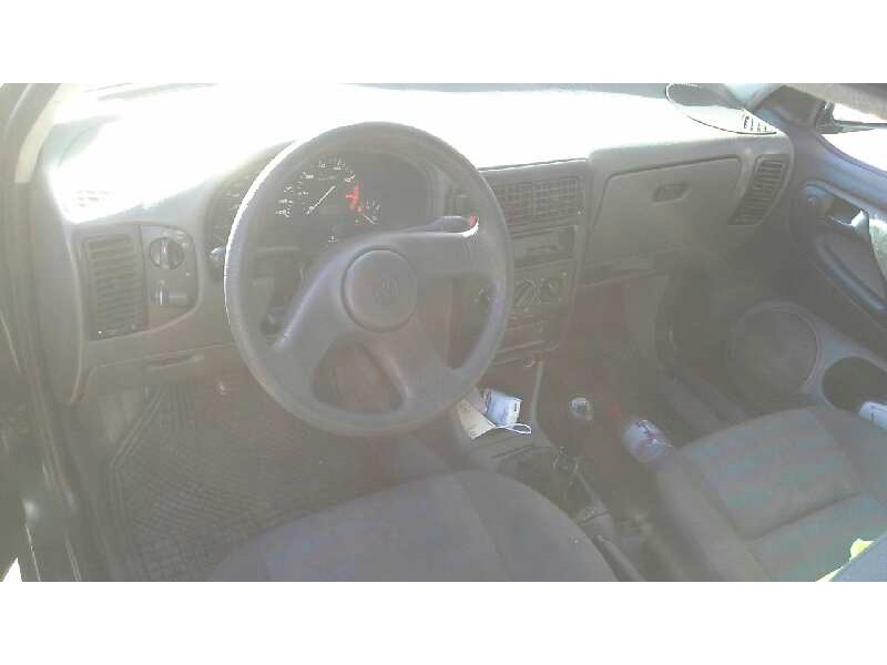 volkswagen polo berlina (6n1) del año 1996