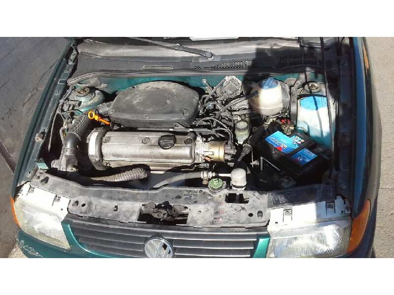volkswagen polo berlina (6n1) del año 1996
