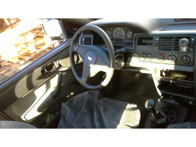 ford escort berlina/turnier del año 1991