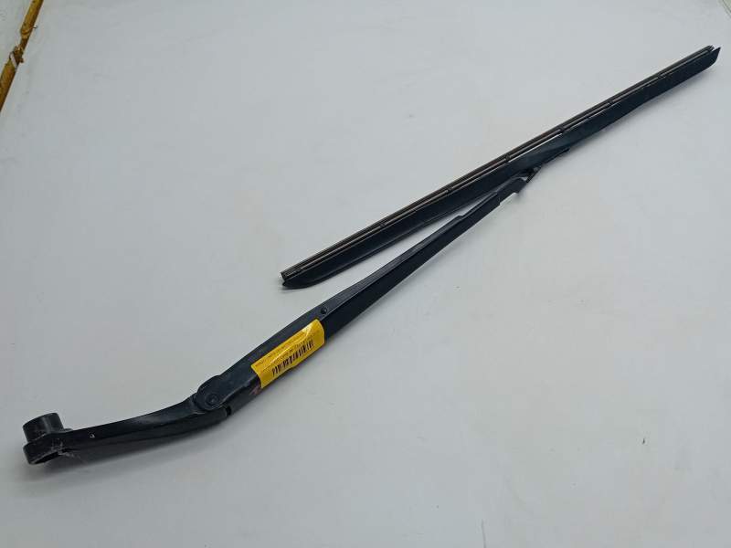 Recambio de brazo limpia delantero izquierdo para kia proceed combi van (cd) 1.4 t-gdi referencia OEM IAM   