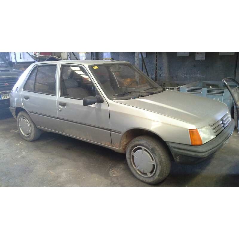 peugeot 205 berlina del año 1988