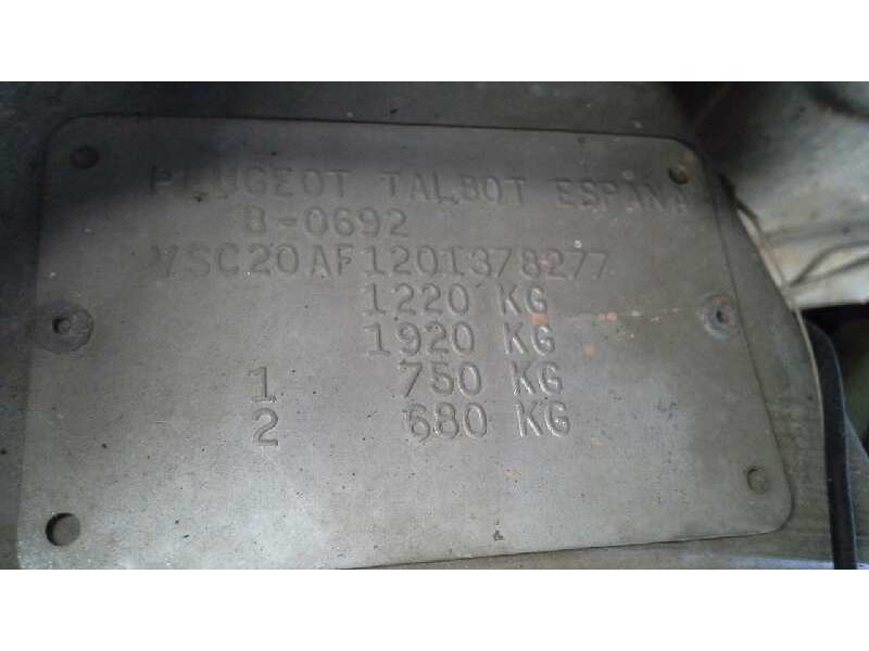 peugeot 205 berlina del año 1988