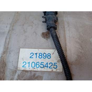 Recambio de deposito adblue para scania r480 referencia OEM IAM 21065425  