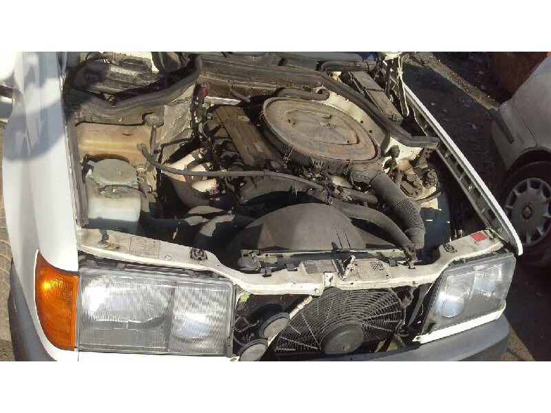 mercedes clase e (w124) berlina del año 1985