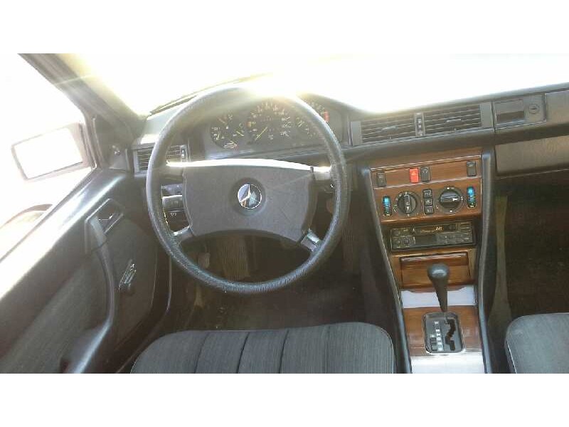 mercedes clase e (w124) berlina del año 1985