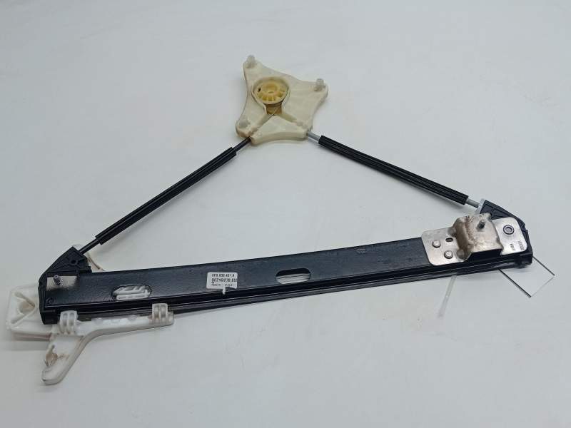 Recambio de elevalunas trasero izquierdo para seat arona style edition referencia OEM IAM 6F0839461  