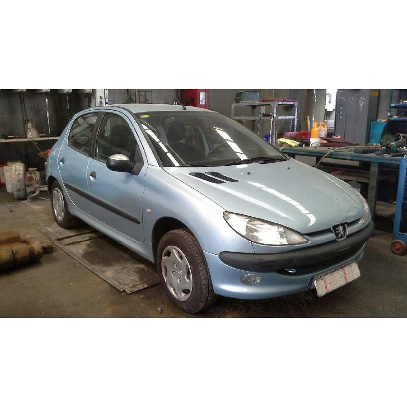 peugeot 206 berlina del año 2001