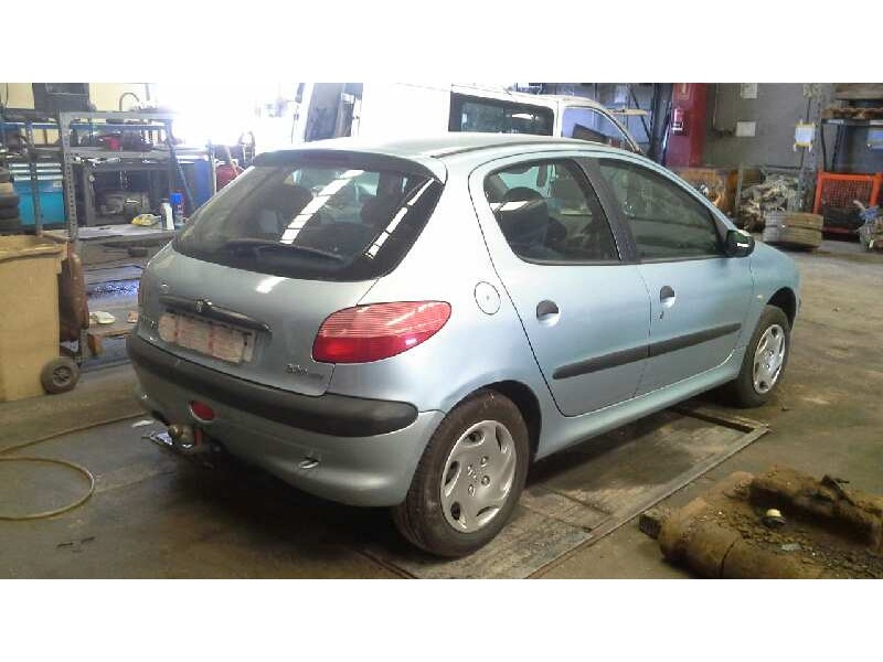 peugeot 206 berlina del año 2001