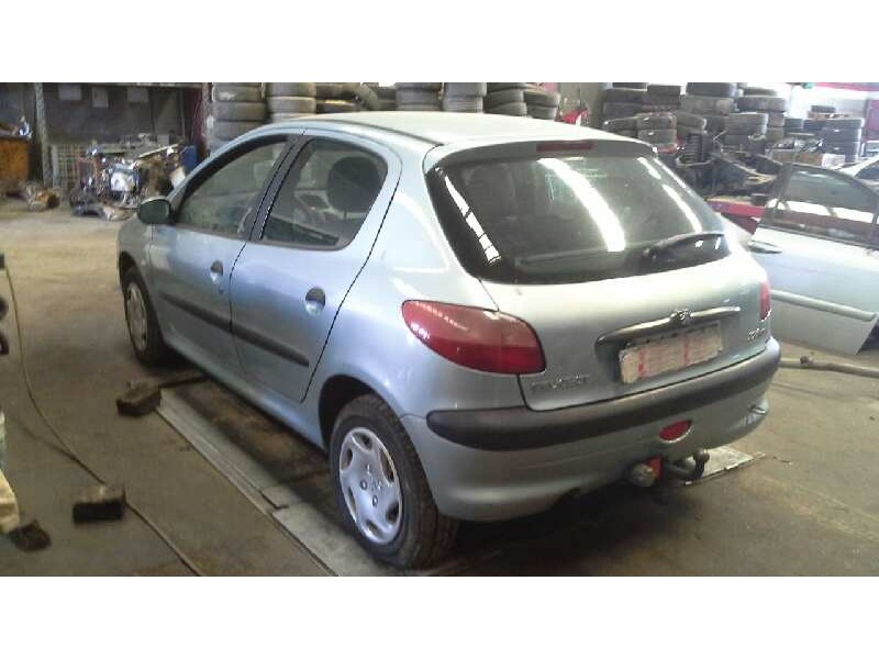 peugeot 206 berlina del año 2001