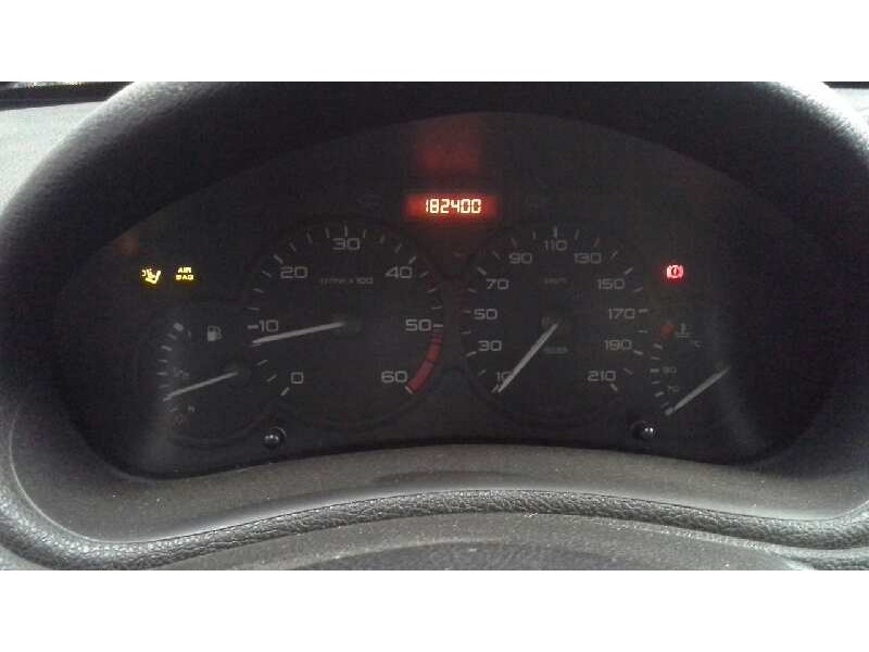 peugeot 206 berlina del año 2001