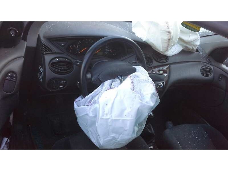 ford focus berlina (cak) del año 1998