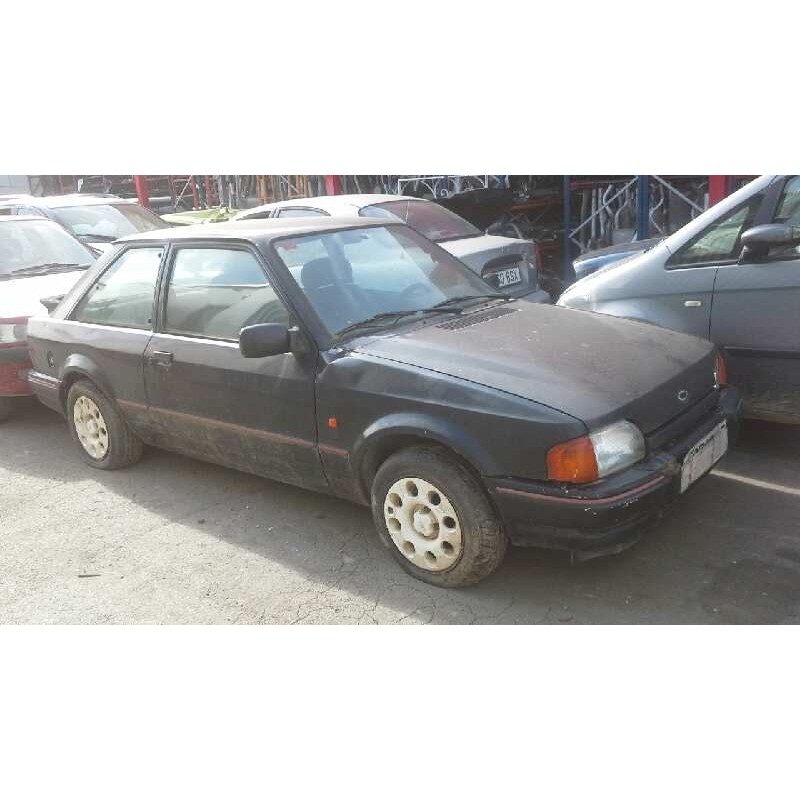 ford escort berlina del año 1989