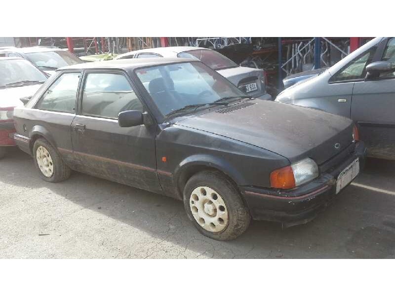 ford escort berlina del año 1989