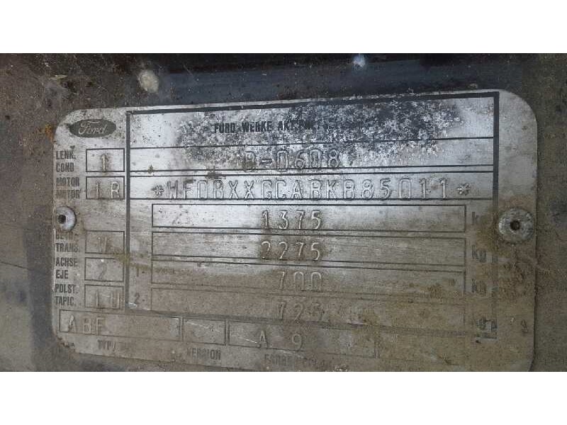 ford escort berlina del año 1989