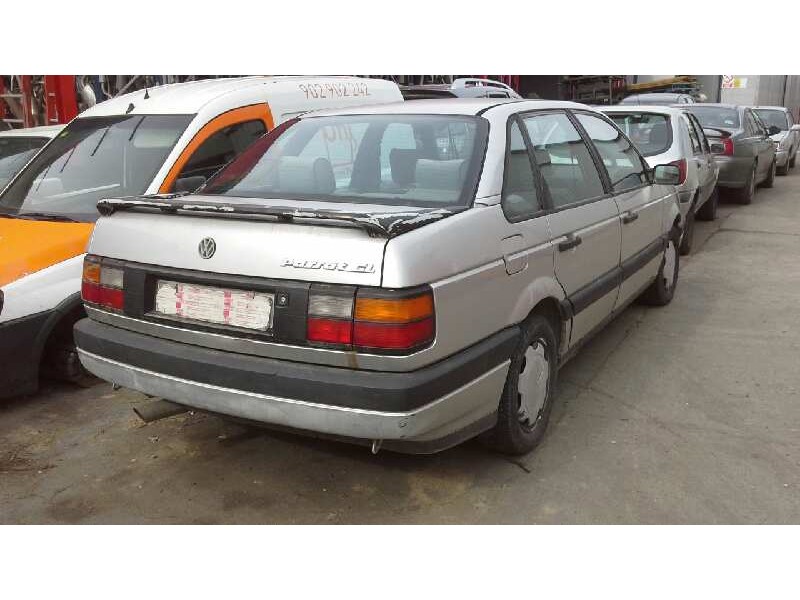 volkswagen passat berlina (312) del año 1989