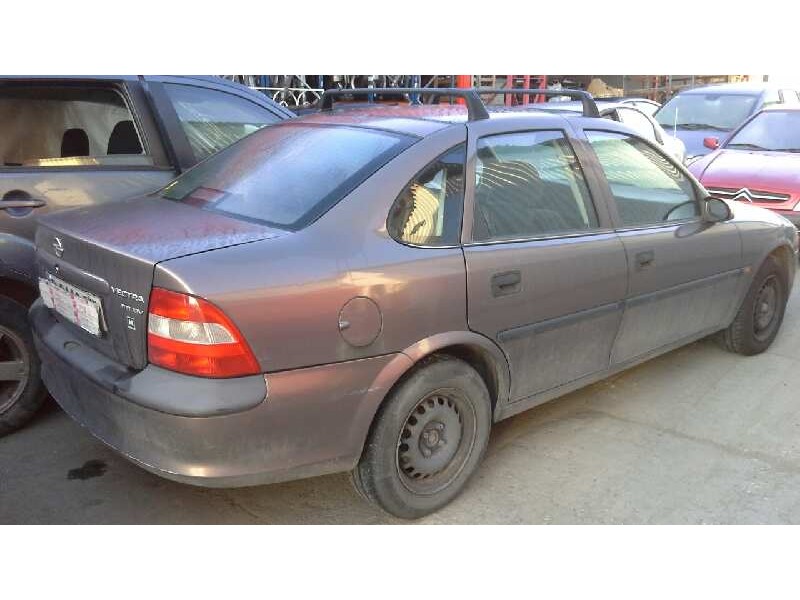 opel vectra b berlina del año 1998