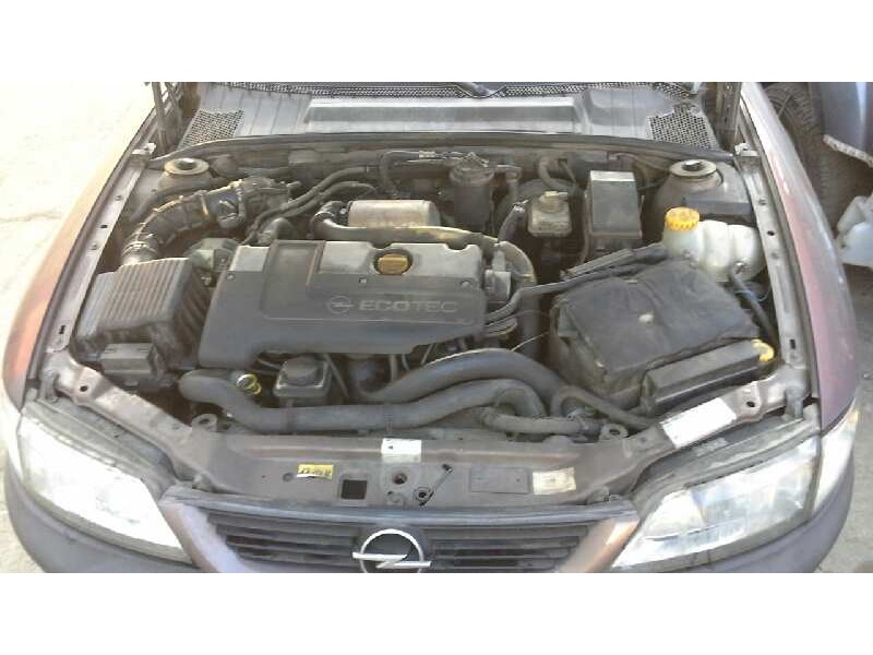 opel vectra b berlina del año 1998