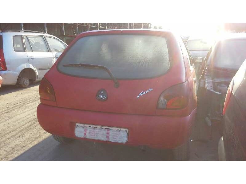 ford fiesta berlina del año 1997