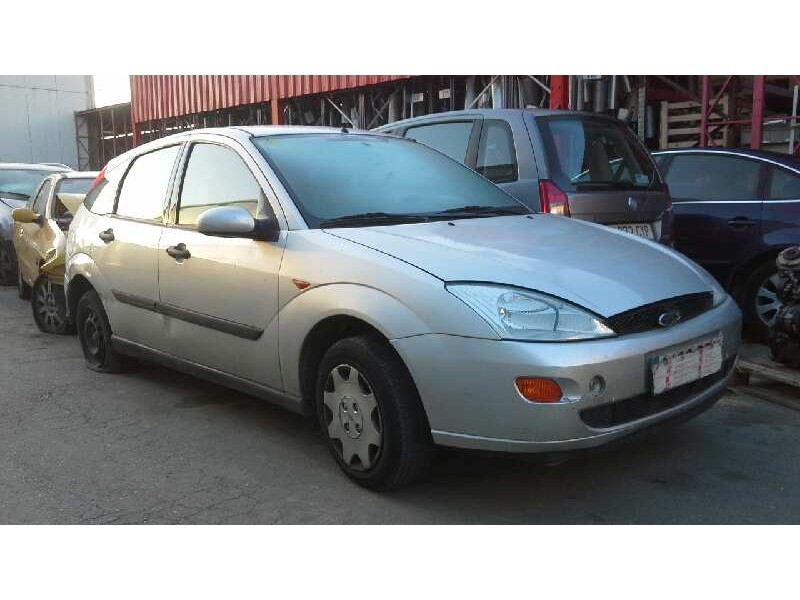 ford focus berlina (cak) del año 2000