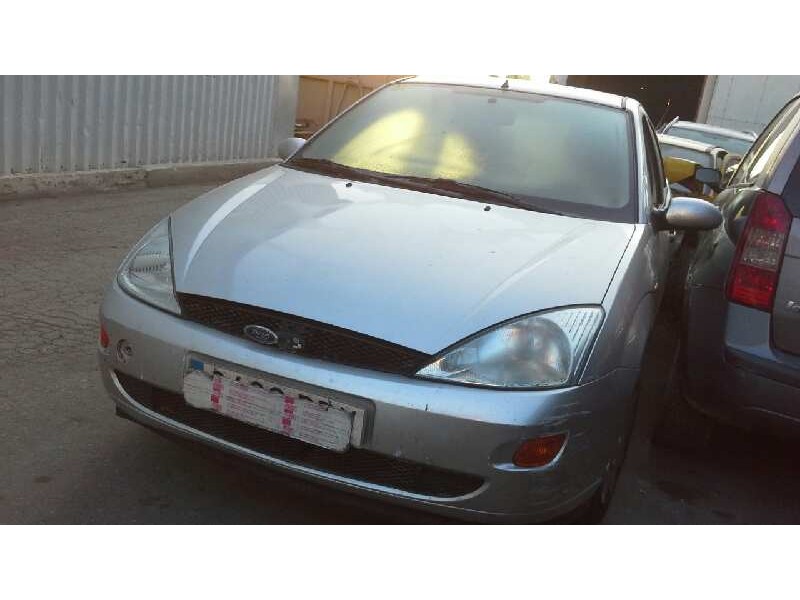 ford focus berlina (cak) del año 2000