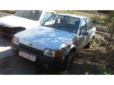 ford escort berlina del año 1990