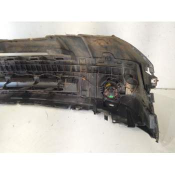 Recambio de paragolpes delantero para land rover discovery v6 td hse referencia OEM IAM LR006696  