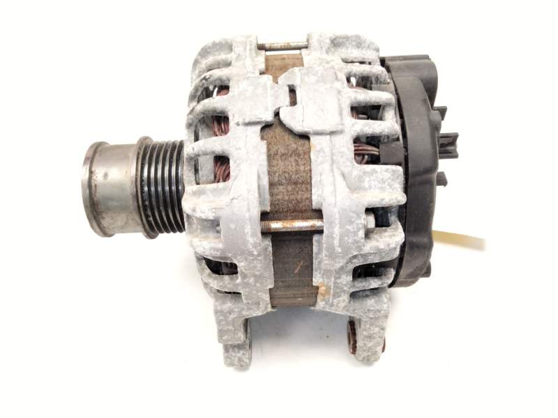 Recambio de alternador para seat arona style edition referencia OEM IAM 04E903015  