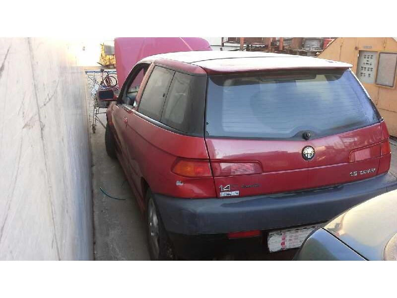 alfa romeo 145 del año 2000