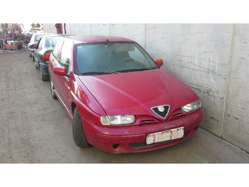 alfa romeo 145 del año 2000