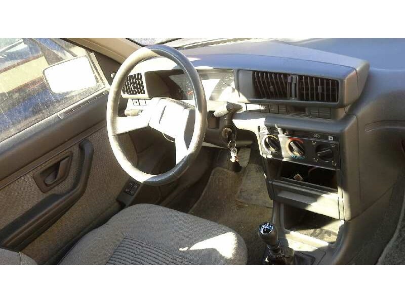 peugeot 405 berlina del año 1989