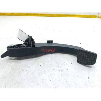 PEDAL EMBRAGUE 5801492032 