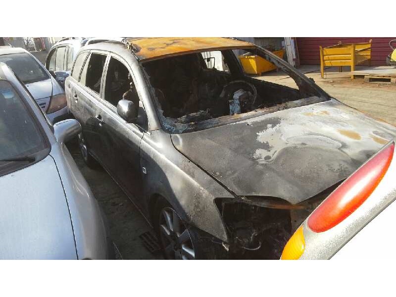 toyota avensis wagon (t25) del año 2005