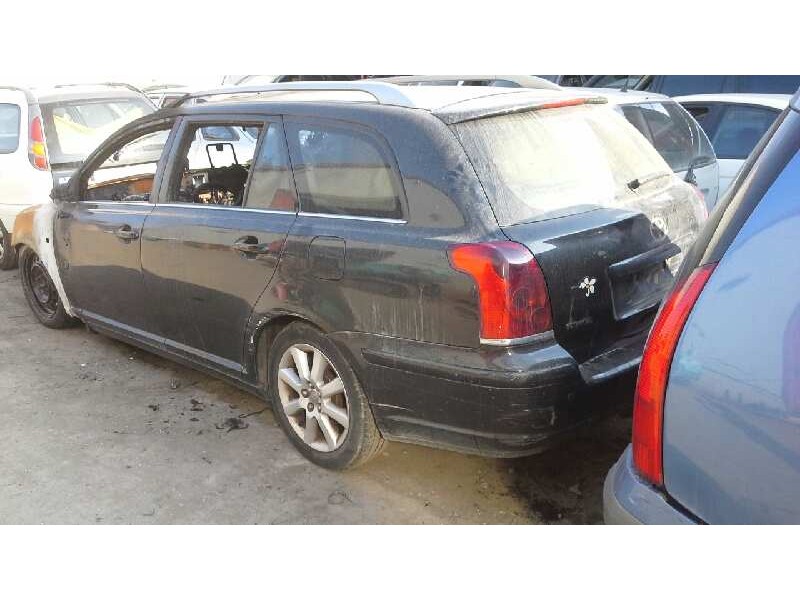 toyota avensis wagon (t25) del año 2005