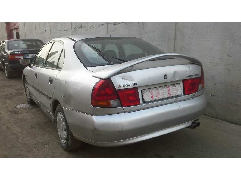 mitsubishi carisma berlina 5 (da0) del año 1998
