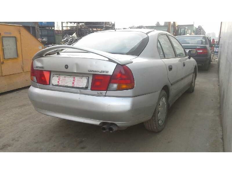 mitsubishi carisma berlina 5 (da0) del año 1998